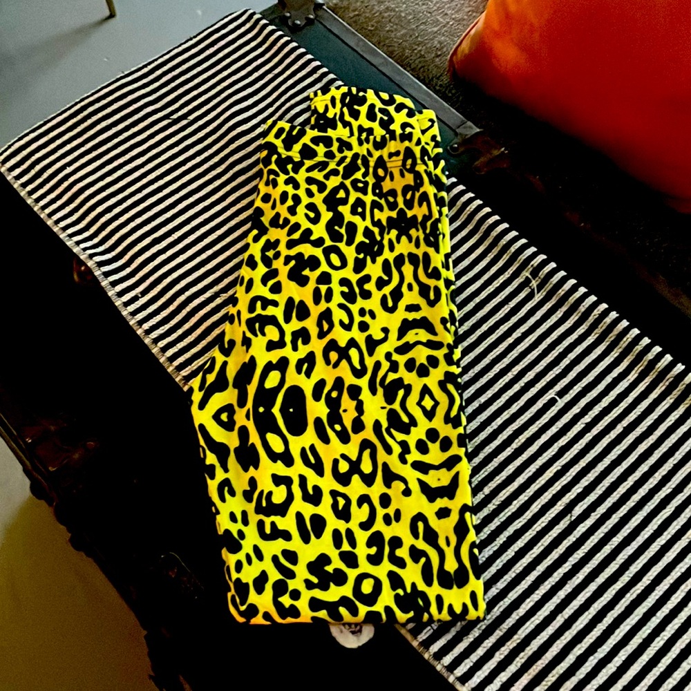 Spirit Hoods velvet leggings cheetah bright yellow and black size small perfect